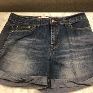 Like new jean Denim jean shorts Size 10